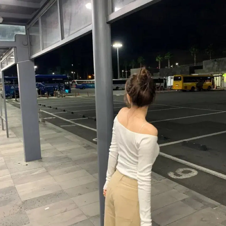[BUNJANG] Lilykots Off-shoulder Top (White) / 온트 오프숄더 티 (화이트) /릴리코츠 레이지샵 르플레인 미네트 리즈