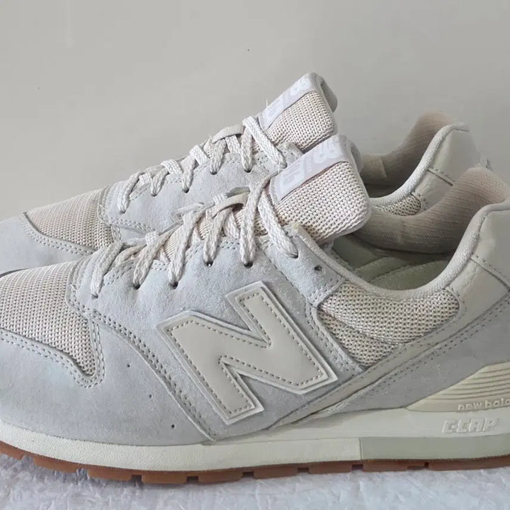 [BUNJANG] New Balance 996v2 Classic Beige Sneakers / [275] 뉴발란스 996v2 클래식 베이지ㅡ단종매물,최저가