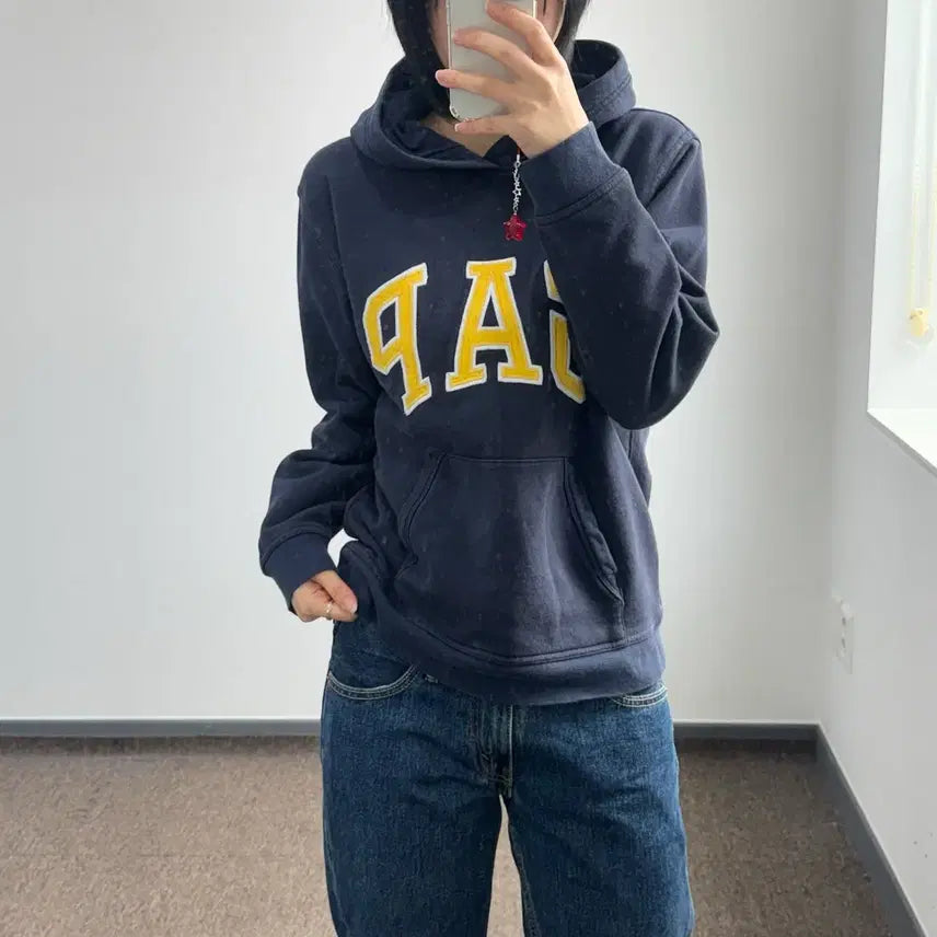 [SOLD OUT] Gap 갭 옐로우 로고 네이비 후드티