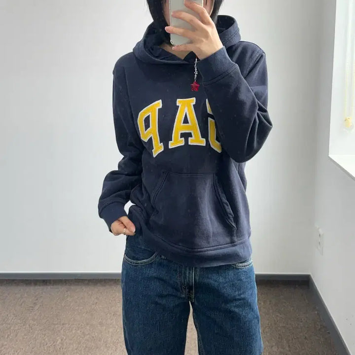 [SOLD OUT] Gap 갭 옐로우 로고 네이비 후드티