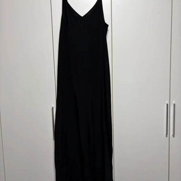 [BUNJANG] Yael Black Sleeveless Long Dress / 야엘 블랙 나시 롱원피스 새상품 프리사이즈
