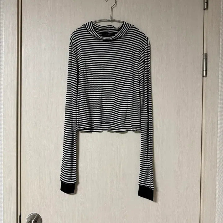 [BUNJANG] Luh A17H Striped Half-Neck T-Shirt / 루흐 a17h 스트라이프 하프넥티
