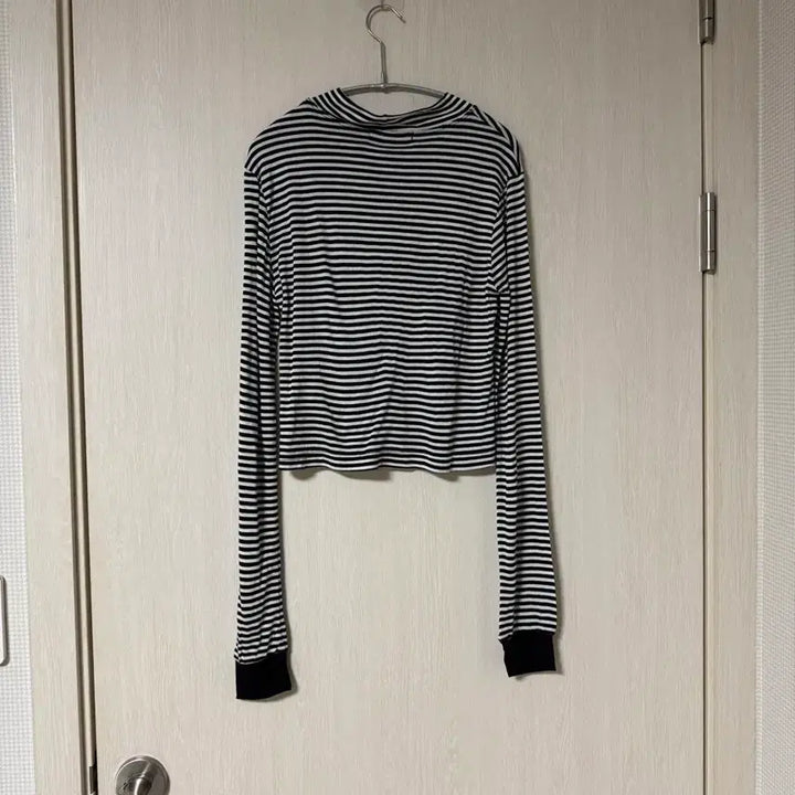 [BUNJANG] Luh A17H Striped Half-Neck T-Shirt / 루흐 a17h 스트라이프 하프넥티