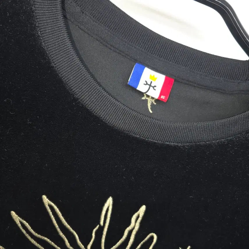 [BUNJANG] Castelbajac Velvet Embroidered Sweatshirt 85 / 까스텔바작 벨벳 자수 포인트 맨투맨 85  (B40057)