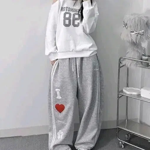 [BUNJANG] Ablly Two-Way String Heart Patch Training Pants / 투웨이 스트링 하트 패치 트레이닝 바지 그레이 에이블리