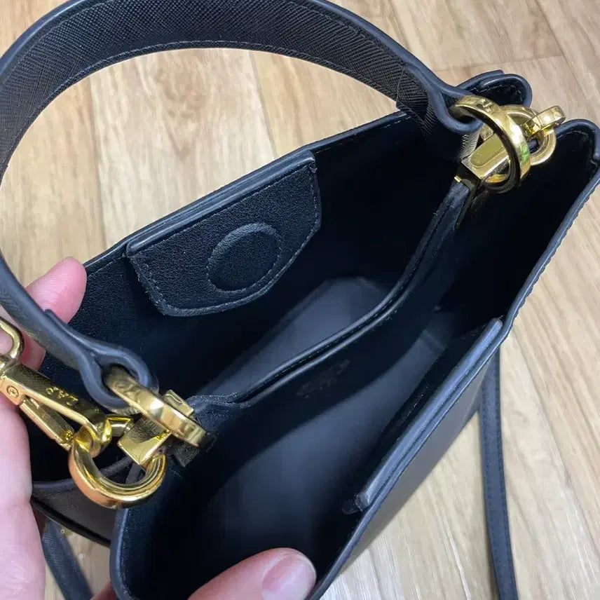 [BUNJANG] Lap Adella Small Tote Bag Crossbody / Lap 아델라 스몰 토트백 크로스백