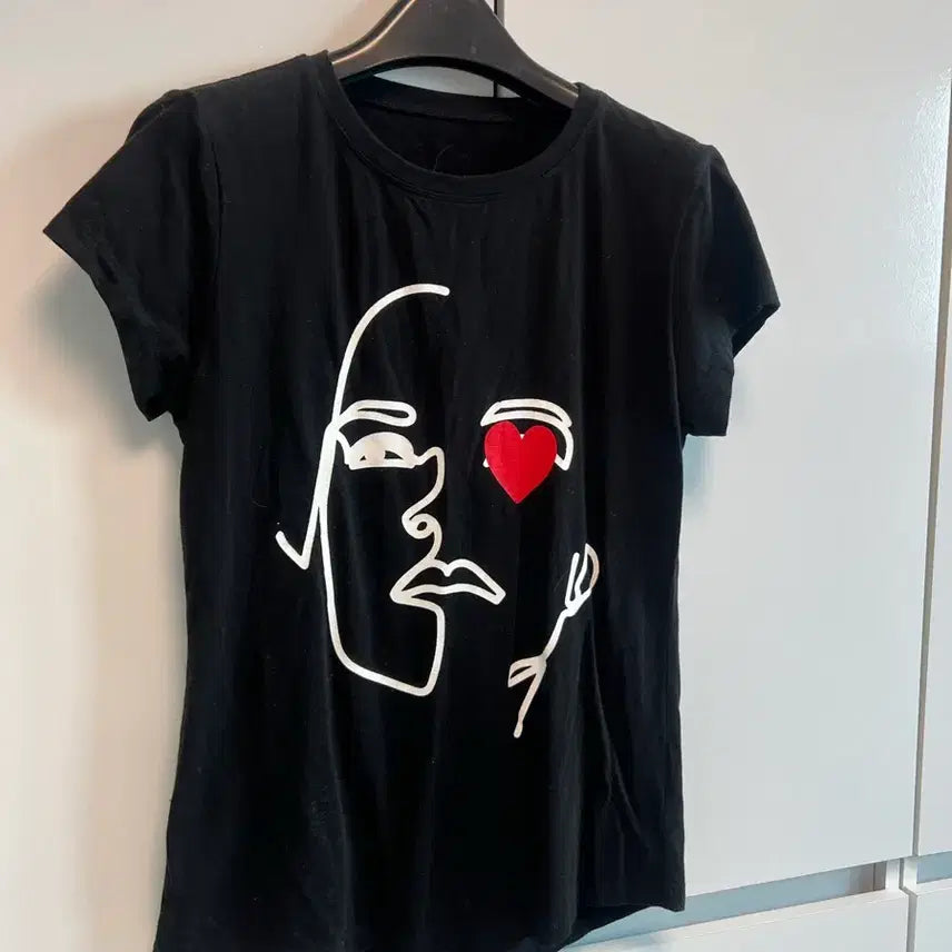 [BUNJANG] Benetton Sisley Black T-shirt / 베네통 시슬리 검정 티셔츠
