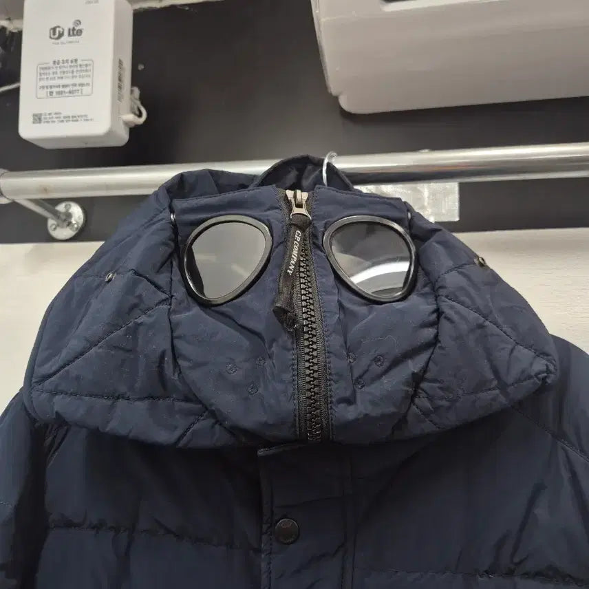 [BUNJANG] CP Company Navy Goggle Padded Jacket / CP 컴퍼니 고글 네이비 패딩 점퍼 / 105 (정품)