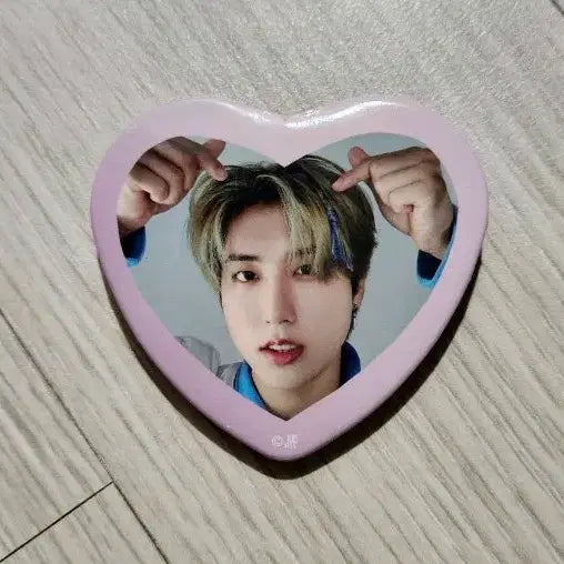 [BUNJANG] Stray Kids SKZ Japan Exhibition Badge / 스트레이키즈 스키즈 일본 전시회 한 뱃지