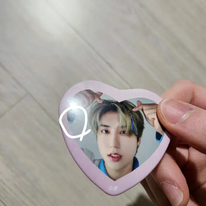 [BUNJANG] Stray Kids SKZ Japan Exhibition Badge / 스트레이키즈 스키즈 일본 전시회 한 뱃지