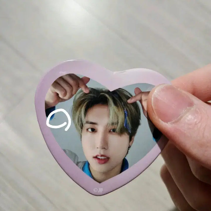 [BUNJANG] Stray Kids SKZ Japan Exhibition Badge / 스트레이키즈 스키즈 일본 전시회 한 뱃지