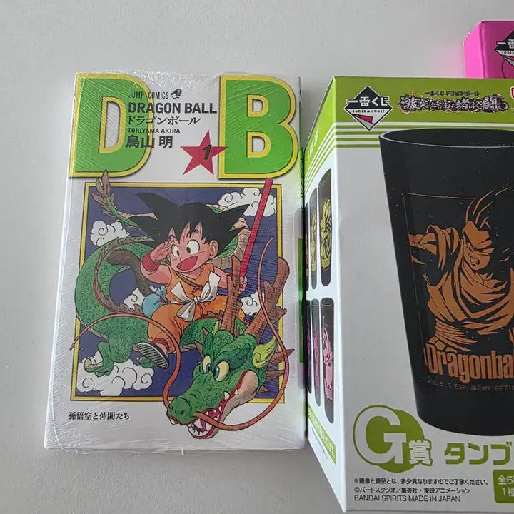 [BUNJANG] Dragon Ball Z Figure, Cup, and Comic Bundle Set / 드래곤볼 제일복권 피규어 컵 만화책 세트