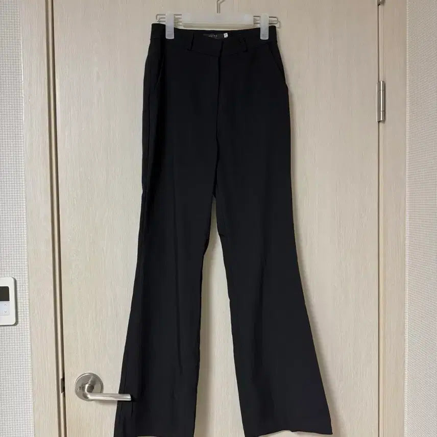 [BUNJANG] Reine Autumn Mirror Long Bootcut Pants - Black (Sealed) / 렌느 reine 가을미러롱부츠컷팬츠 블랙 long, M (뜯지 않은)