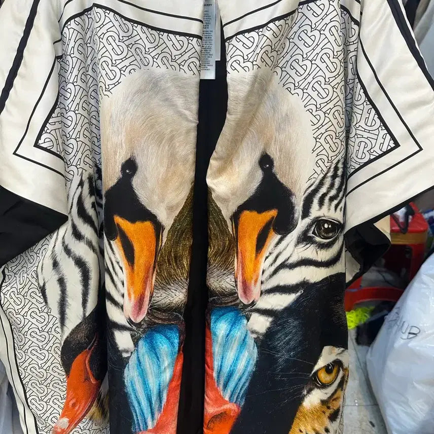 [BUNJANG] Burberry Claudia Silk Cape / 버버리 클라우디아 실크 케이프