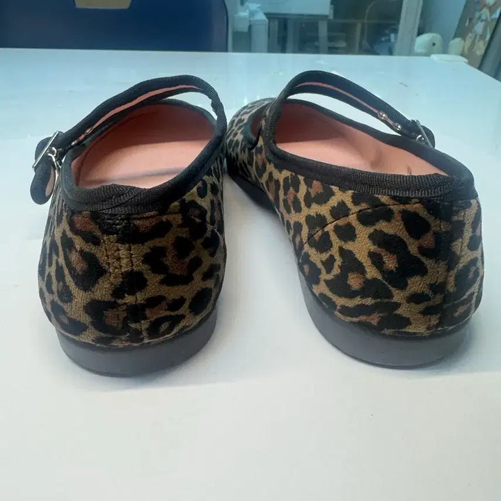 [BUNJANG] Victoria Flat Shoes / 빅토리아 플렛 슈즈