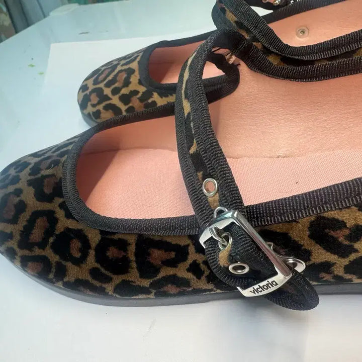 [BUNJANG] Victoria Flat Shoes / 빅토리아 플렛 슈즈