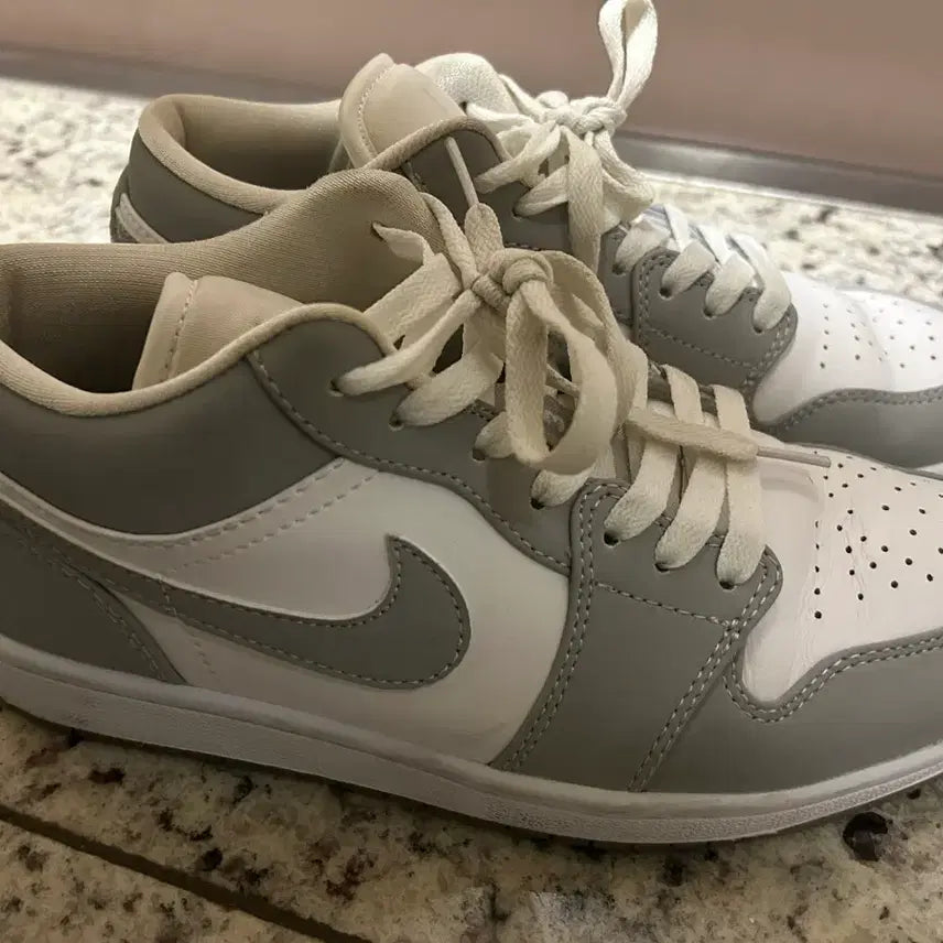 [BUNJANG] Nike Air Jordan Wolf Gray Sneakers / 나이키 조던 에어조던 신발 울프 그레이 (정품)