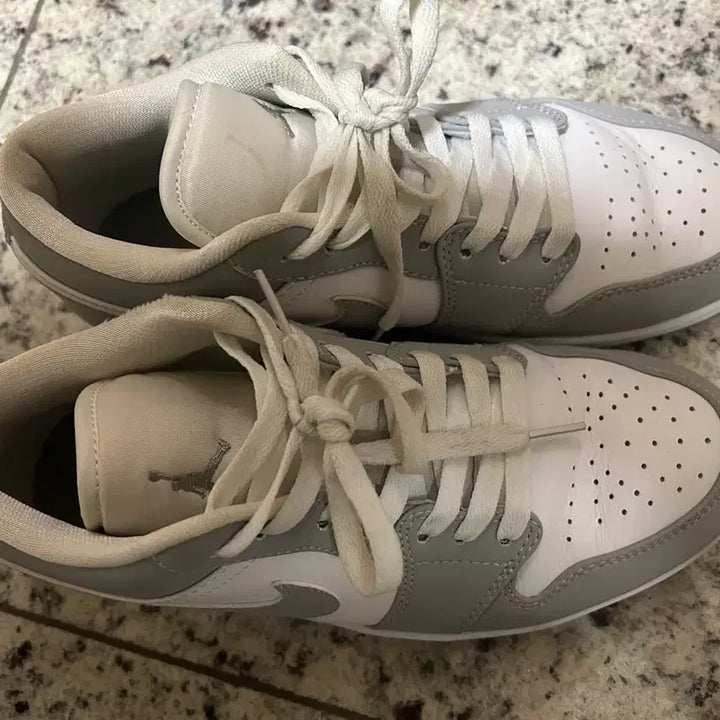 [BUNJANG] Nike Air Jordan Wolf Gray Sneakers / 나이키 조던 에어조던 신발 울프 그레이 (정품)