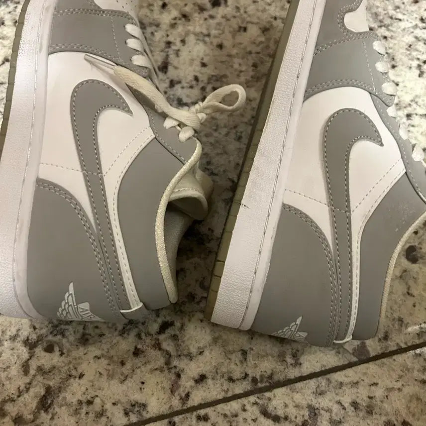 [BUNJANG] Nike Air Jordan Wolf Gray Sneakers / 나이키 조던 에어조던 신발 울프 그레이 (정품)