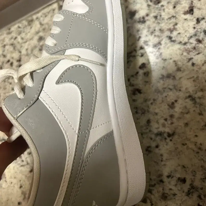 [BUNJANG] Nike Air Jordan Wolf Gray Sneakers / 나이키 조던 에어조던 신발 울프 그레이 (정품)