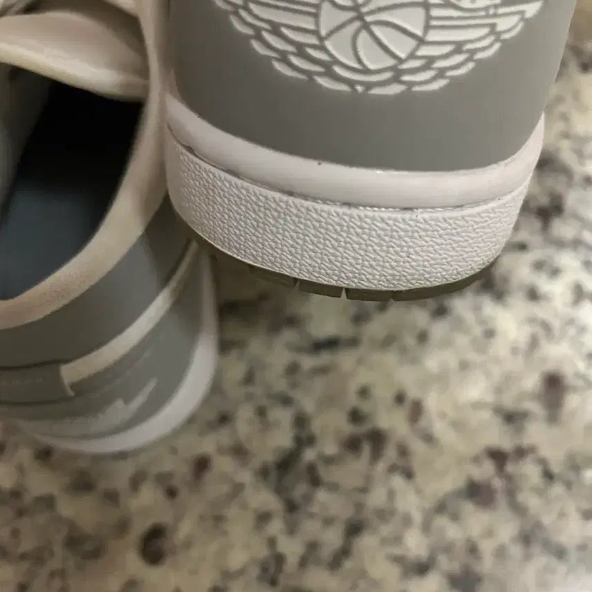 [BUNJANG] Nike Air Jordan Wolf Gray Sneakers / 나이키 조던 에어조던 신발 울프 그레이 (정품)