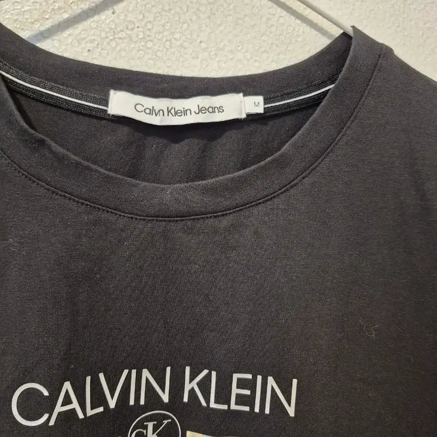 [BUNJANG] Calvin Klein Black Logo T-Shirt / 캘빈클라인 블랙 로고 반팔 티셔츠