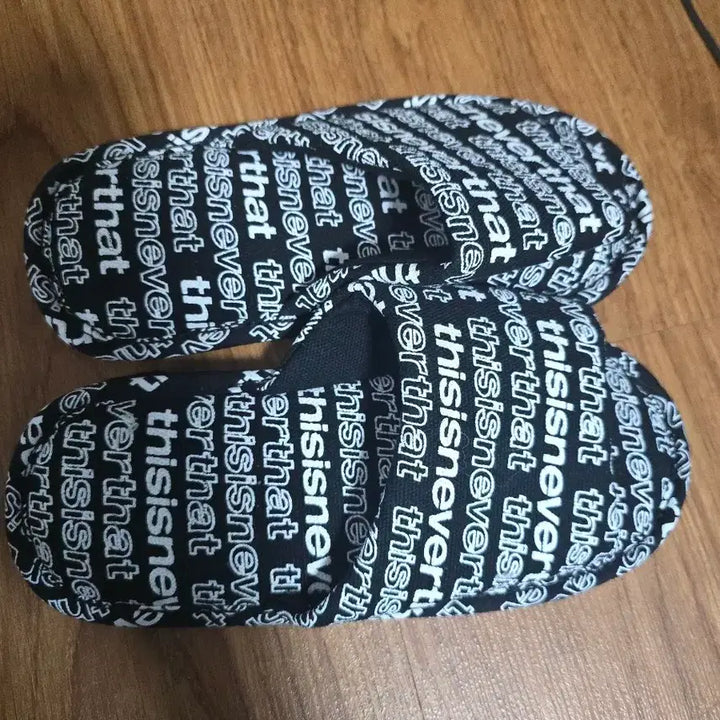 [BUNJANG] thisisneverthat SP Logo Slippers Black / 디스이즈네버댓 SP 로고 슬리퍼 블랙 새상품