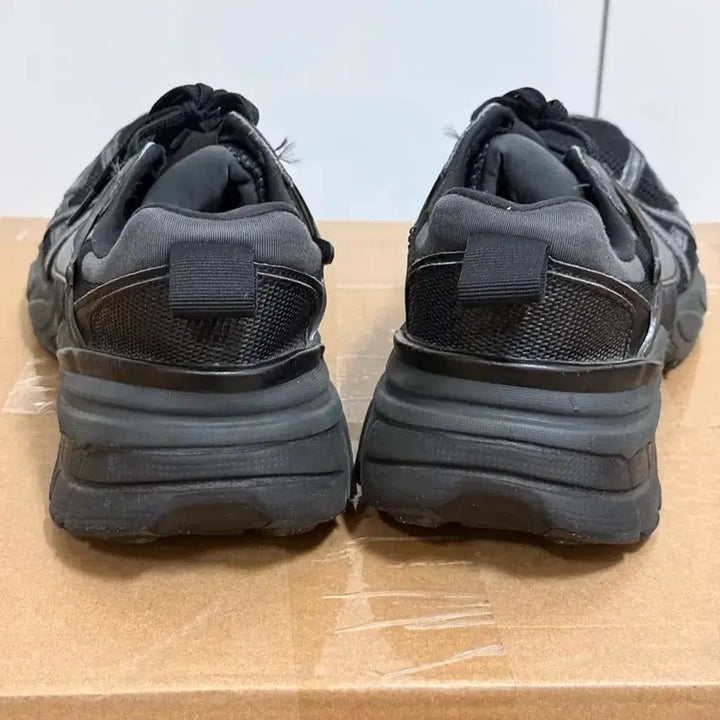 [SOLD OUT] 나이키 V2K 런 블랙 285