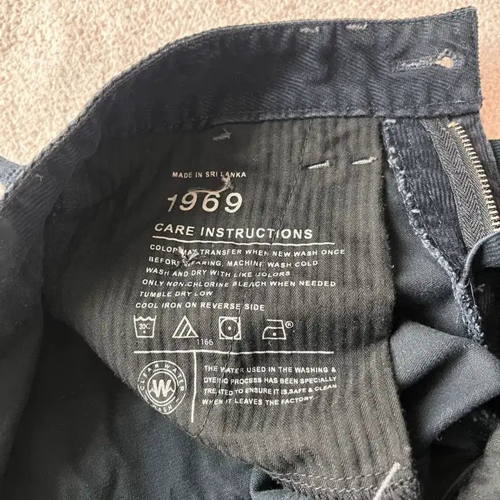 [SOLD OUT] Gap 다크네이비 코듀로이 버튼 팬츠