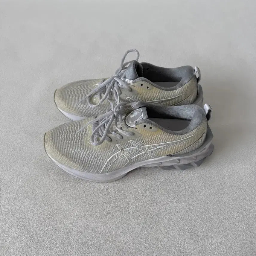 [SOLD OUT] [245]아식스(asics) 노바블라스트2 런닝화