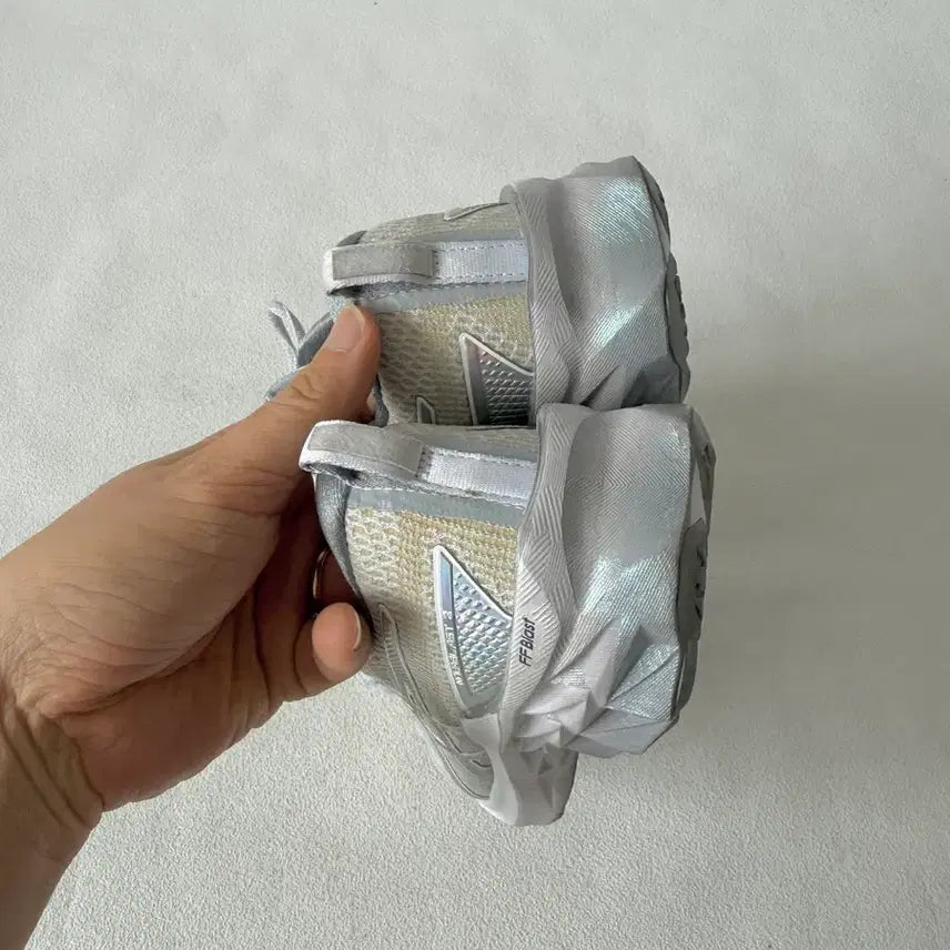 [SOLD OUT] [245]아식스(asics) 노바블라스트2 런닝화