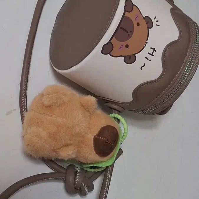 [BUNJANG] 카피바라 가방+인형 / 카피바라 가방+인형