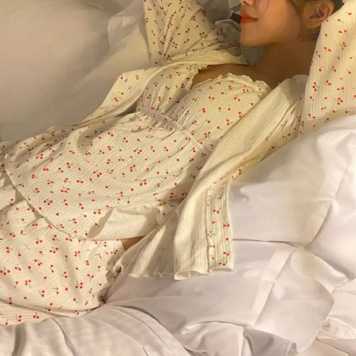 [BUNJANG] Cherry Pajama Set with Lace Trim / 체리 파자마 쓰리피스 투피스 캡내장 나시 슬리브리스 탑 프릴 레이스 잠옷