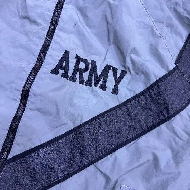 [BUNJANG] U.S. Army IPFU Windbreaker Jacket (M) / 미군 U.S ARMY IPFU 비람막이 잠퍼 자켓 M 레귤러핏