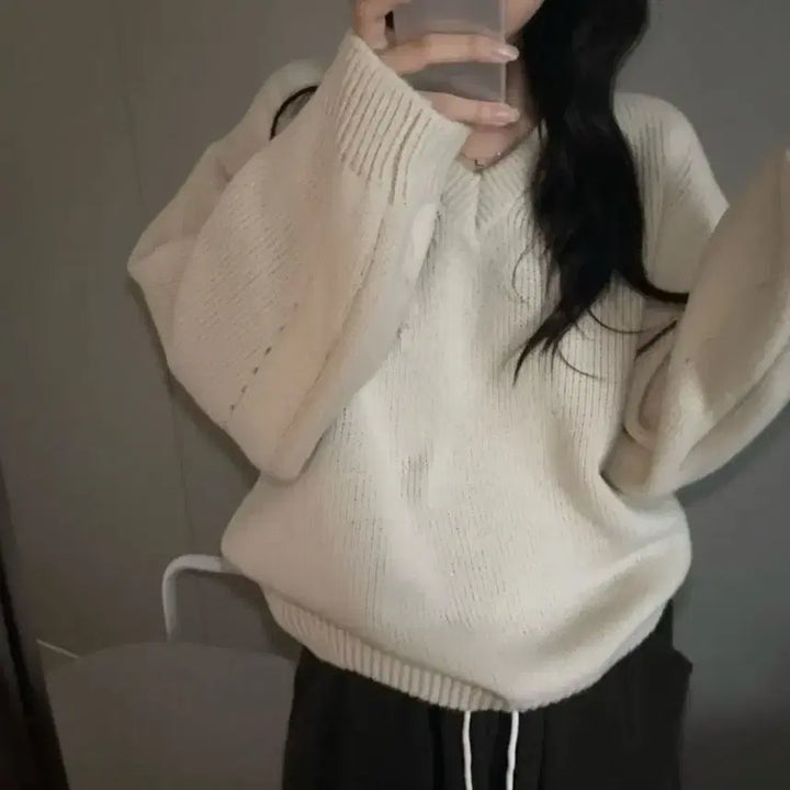 [BUNJANG] V-Neck Cream Knit Sweater / 크림 브이넥 니트