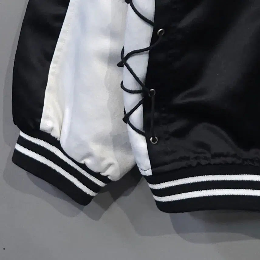 [BUNJANG] Unique Skull Embroidery Souvenir Jacket / (데미지 할인)유니크 스카잔 봄 자켓입니다.