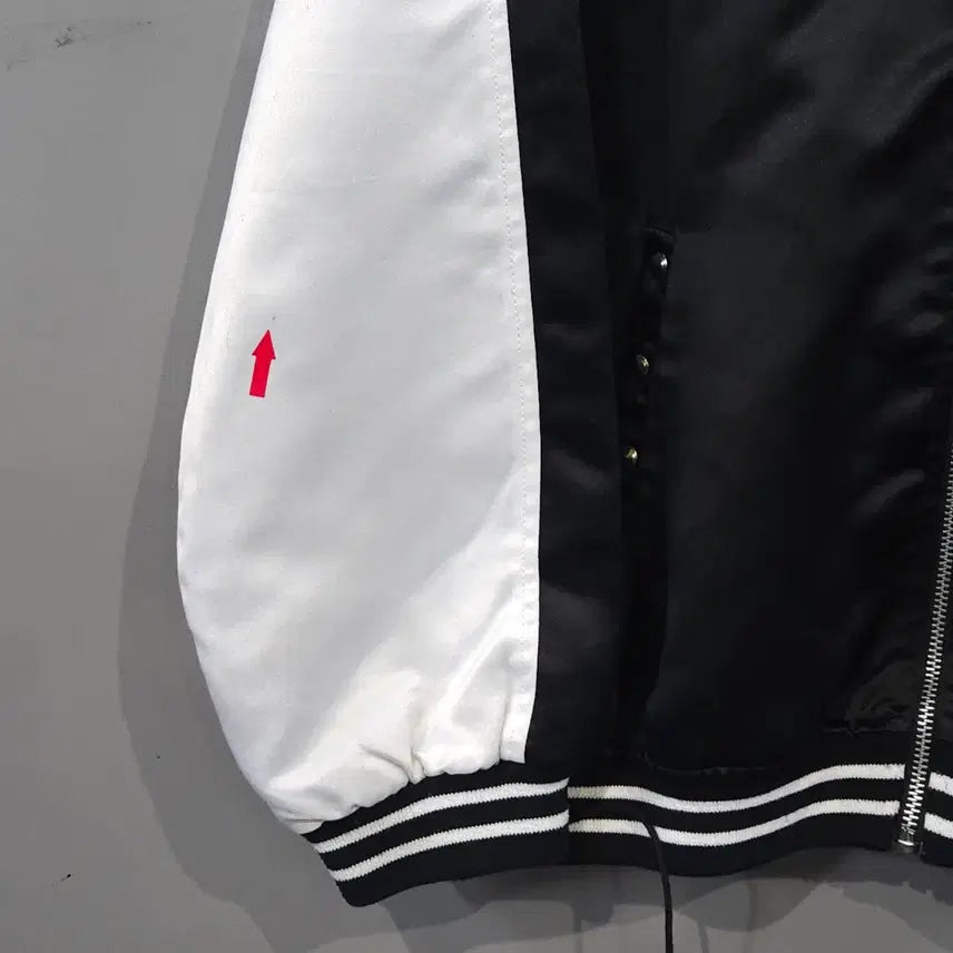 [BUNJANG] Unique Skull Embroidery Souvenir Jacket / (데미지 할인)유니크 스카잔 봄 자켓입니다.