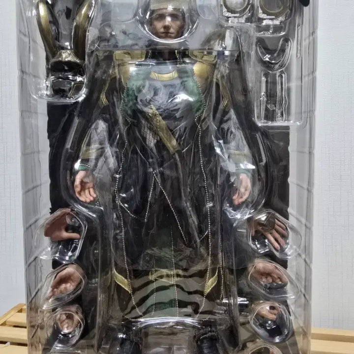 [BUNJANG] Hot Toys Avengers 1 Loki Figure / 핫토이 어벤저스1 로키 피규어