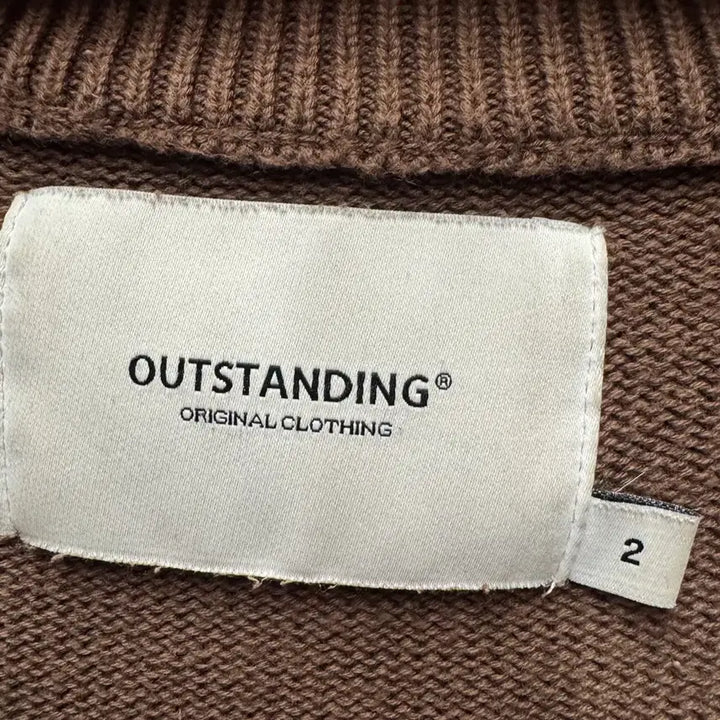 [BUNJANG] Outstanding Round Knit Sweater Size 2 / 아웃스탠딩 라운드 니트 2 사이즈