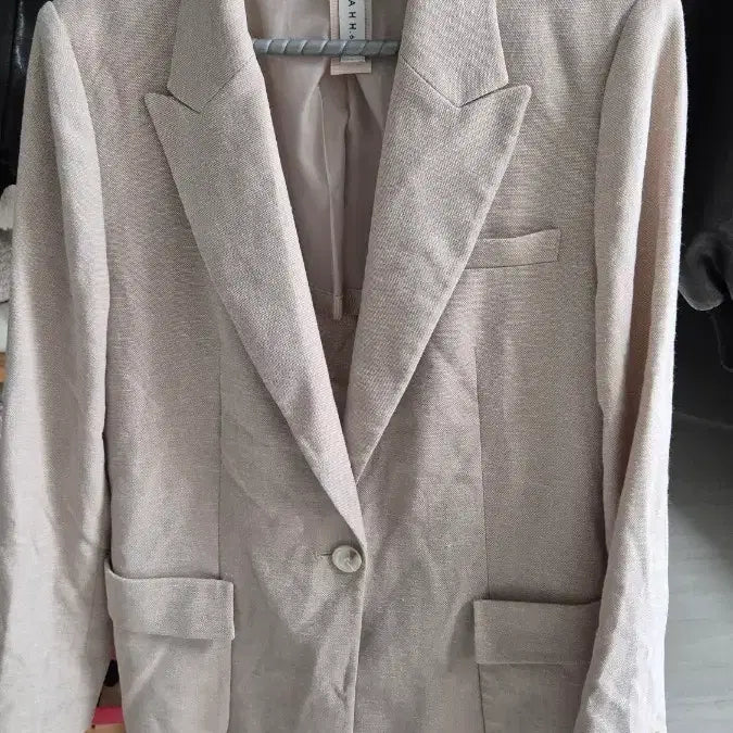 [SOLD OUT] 에셀리아 베이지 자켓