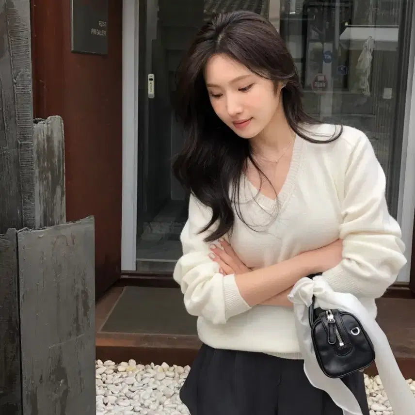 [BUNJANG] Desole V-Neck Knit / 드솔 미드 브이넥 니트