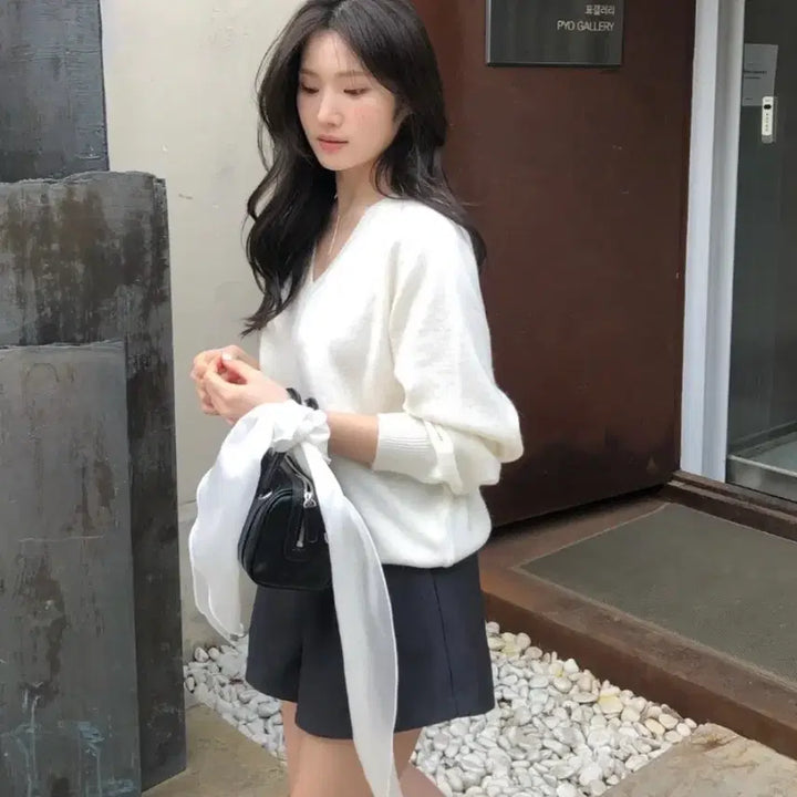 [BUNJANG] Desole V-Neck Knit / 드솔 미드 브이넥 니트