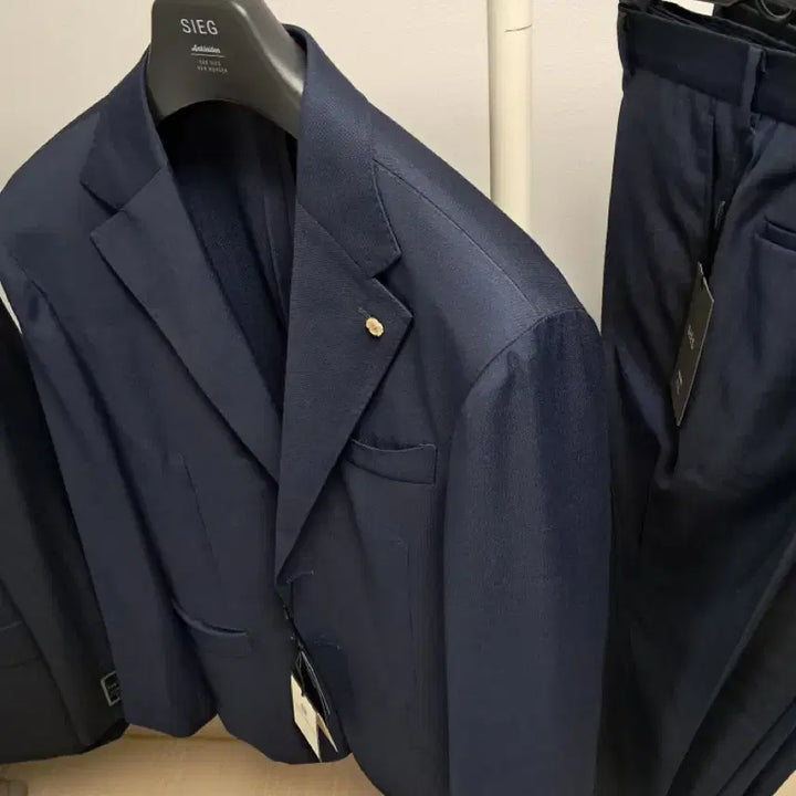 [BUNJANG] SIEG Kiton Carlo Barbera Suit / [SIEG] 지이크 키톤 까를로바베라 원단 수트