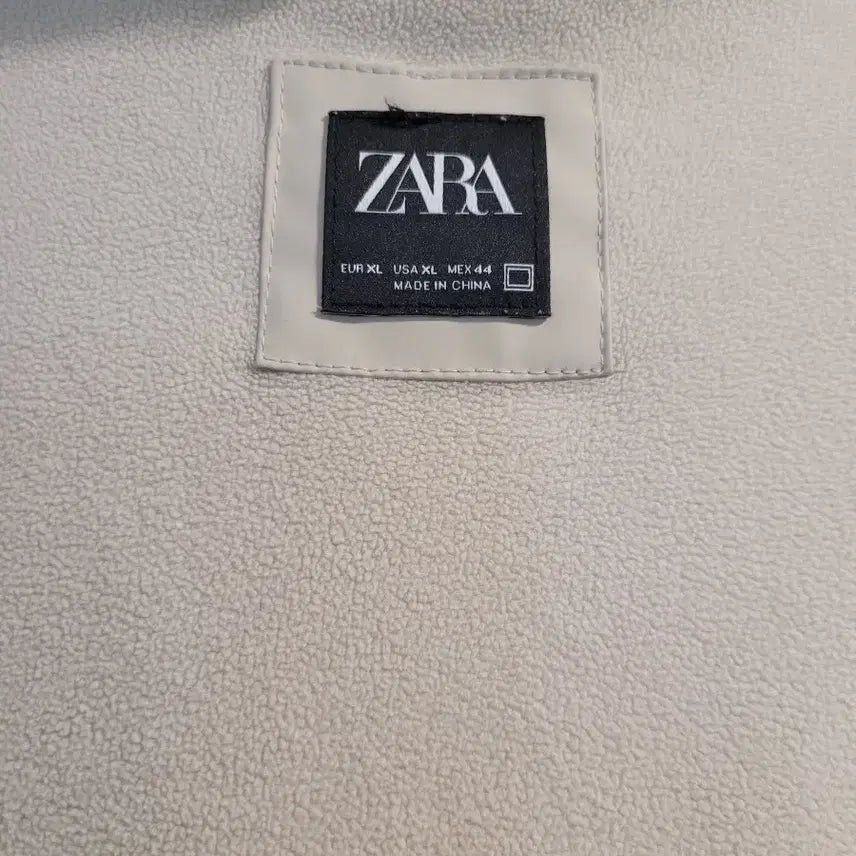 [BUNJANG] ZARA Rubberized Fleece Parka / XL 비 오는 날 찬 바람 부는 날에는 자라 러버 코팅 믹스 클리스 파카