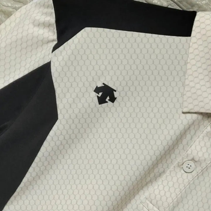 [BUNJANG] Descente Golf Hexagon Collar Polo Shirt / [100사이즈] 데상트골프 헥사곤 카라티