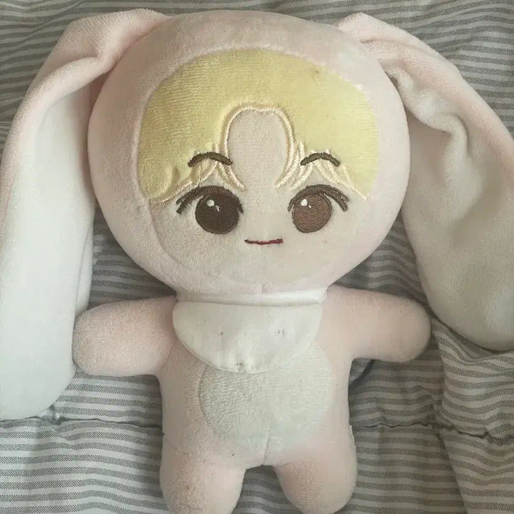 [BUNJANG] NCT Mark Rabbit Doll / Nct 엔시티 마크 토끼인형