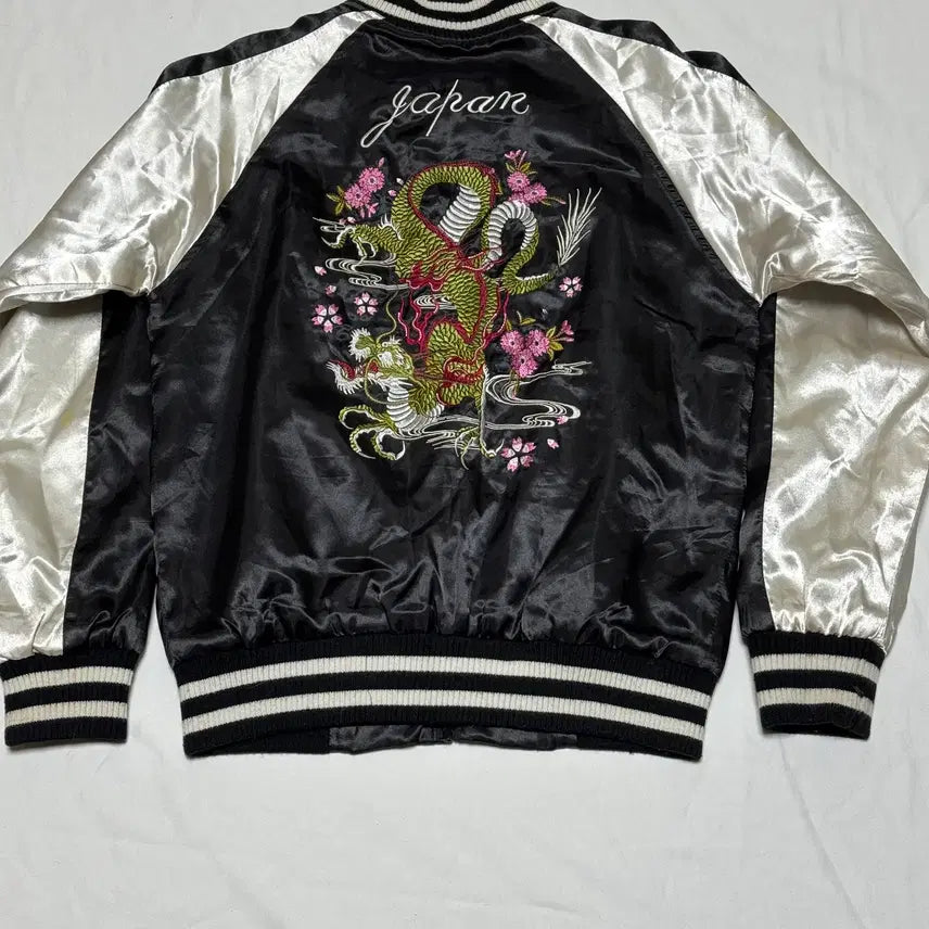 [BUNJANG] Vintage Sukajan Jacket with Dragon Embroidery / 드래곤 엠브로이드 빈티지 스카잔