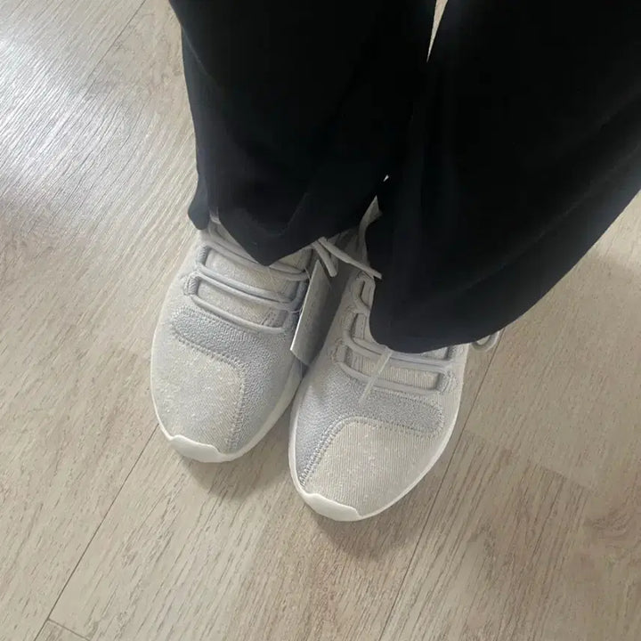 [BUNJANG] Adidas Tubular Shadow BY3570 Sneakers / 새상품 아디다스 튜블라 섀도우 BY3570 220사이즈225가능