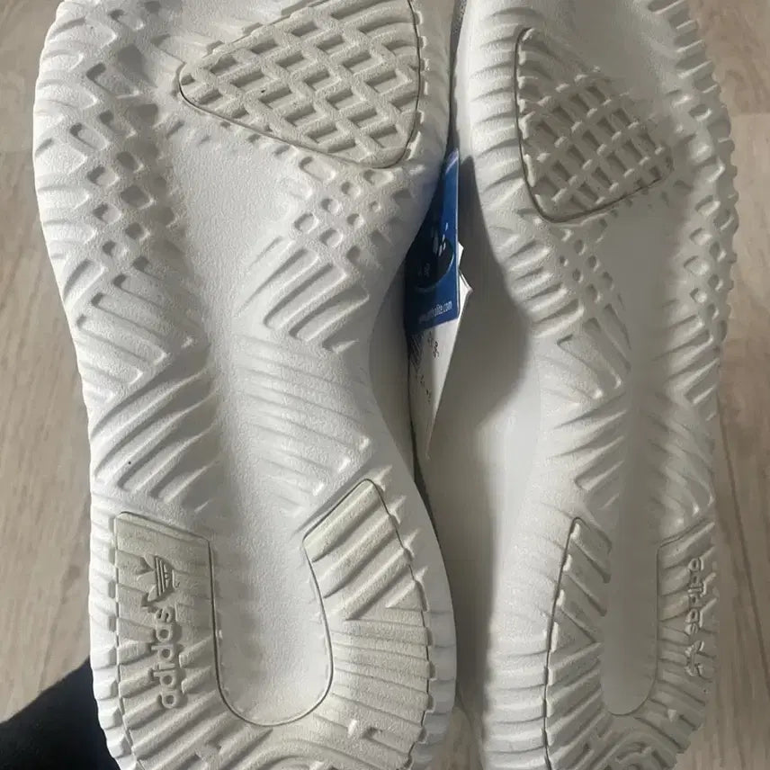 [BUNJANG] Adidas Tubular Shadow BY3570 Sneakers / 새상품 아디다스 튜블라 섀도우 BY3570 220사이즈225가능