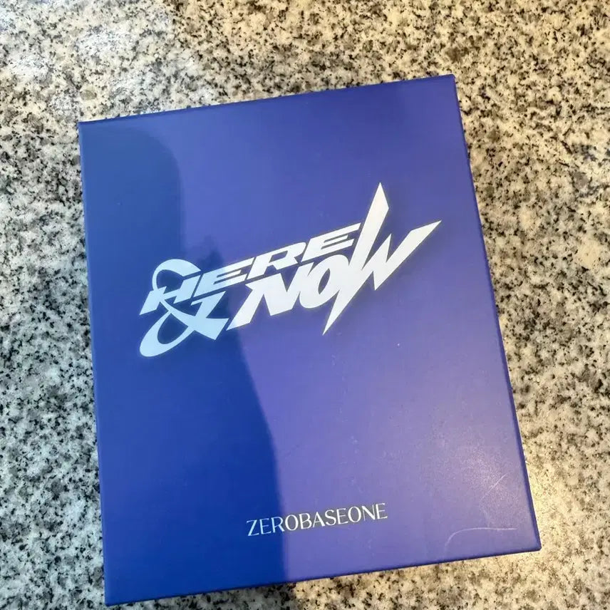 [BUNJANG] ZB1 (ZeroBaseOne) Entrance Gift Mirror / 제베원 입장 vip 특전 거울 양도합니다 미개봉